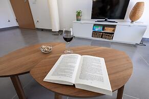 Carmona A com Vista Para a Piscina