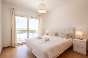 Carmona A com Vista Para a Piscina