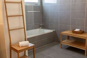 Carmona A com Vista Para a Piscina