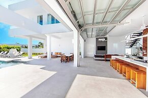 2bdr Beachside Vacation Villa, Hotel Amenities v6