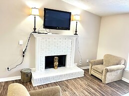 3 Bed Home 15 Minutes to Downtown Atlanta