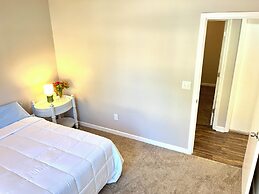 3 Bed Home 15 Minutes to Downtown Atlanta