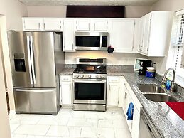 3 Bed Home 15 Minutes to Downtown Atlanta