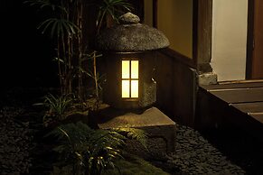 YADORU KYOTO HANARE Shirotaki No Yado