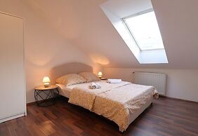 City Palace Apartments 1020 Vie