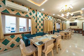 Treebo Premium Zorba