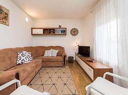 Relaxing Bisko Retreat With Outdoor Pool, Furnished Terrace and BBQ