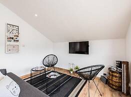 Relaxing Bisko Retreat With Outdoor Pool, Furnished Terrace and BBQ