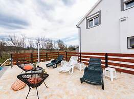 Relaxing Bisko Retreat With Outdoor Pool, Furnished Terrace and BBQ