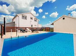 Relaxing Bisko Retreat With Outdoor Pool, Furnished Terrace and BBQ