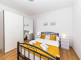 Exquisite Spacious Villa Bufaline With Pool and Gym