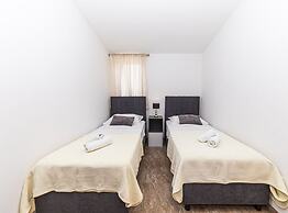 Exquisite Spacious Villa Bufaline With Pool and Gym