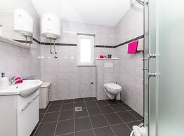 Exquisite Spacious Villa Bufaline With Pool and Gym