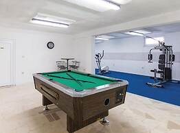 Exquisite Spacious Villa Bufaline With Pool and Gym