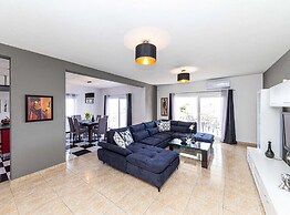 Exquisite Spacious Villa Bufaline With Pool and Gym