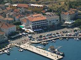 Apartments Bionda Senj