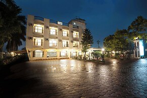 Treebo Reveniir Resort