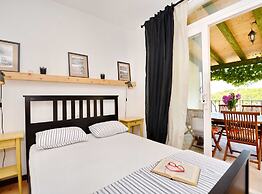 Blissful Bay Apartments Vrboska