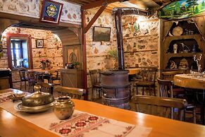 Ayşenaz Hanım Konağı