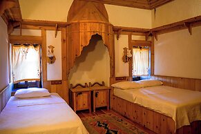 Ayşenaz Hanım Konağı