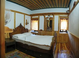 Ayşenaz Hanım Konağı