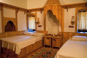 Ayşenaz Hanım Konağı