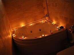 Nirvana New World Hotel Agva