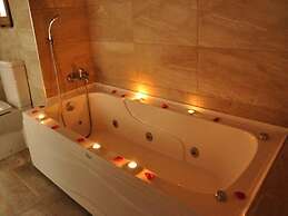 Nirvana New World Hotel Agva