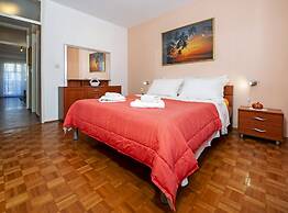 Brigth and Breezy Rovinj Apartments