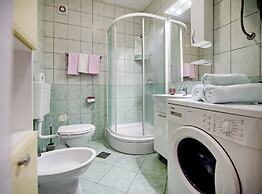 Brigth and Breezy Rovinj Apartments