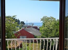 Spacious Rovinj Apartment With Balcony and Sea View