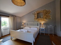 Majestic Rustical Kanfanar Villa With Pool