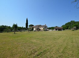 Majestic Rustical Kanfanar Villa With Pool