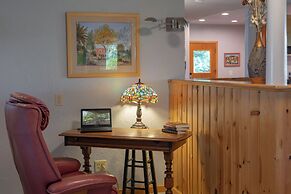 MapleRidge House: A BnB For All Seasons!