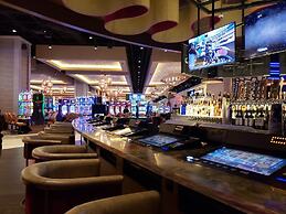 MapleRidge House: A BnB For All Seasons!