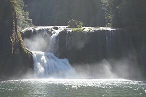 MapleRidge House: A BnB For All Seasons!