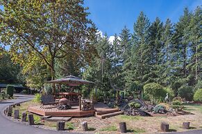 MapleRidge House: A BnB For All Seasons!