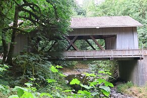 MapleRidge House: A BnB For All Seasons!