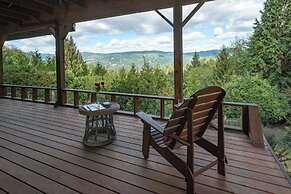 MapleRidge House: A BnB For All Seasons!