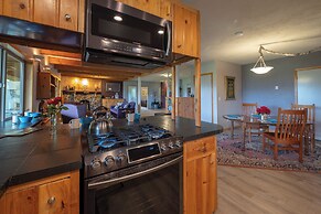 MapleRidge House: A BnB For All Seasons!