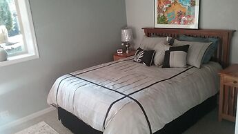 MapleRidge House: A BnB For All Seasons!