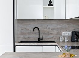 Stylish Kaštela Apartment With Modern Amenities and Free Parking