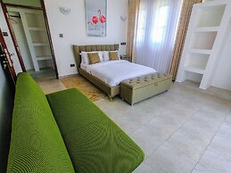 PV 18 at Pazuri Holidays