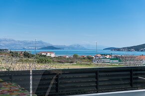 Exquisite and Stylish Apartment Trogir