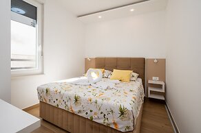 Exquisite and Stylish Apartment Trogir