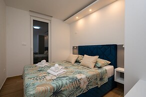Exquisite and Stylish Apartment Trogir