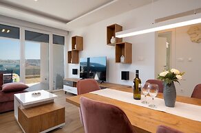 Exquisite and Stylish Apartment Trogir