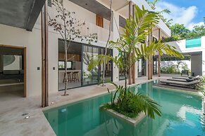 Casa Luna Twin VIP Luxury 2 Pools & Concierge