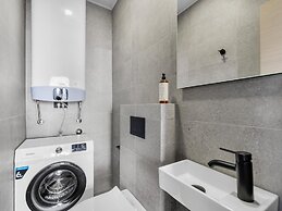 Stylish Apartment With Private Swimming Pool