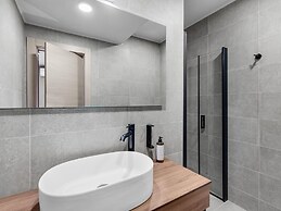 Stylish Apartment With Private Swimming Pool